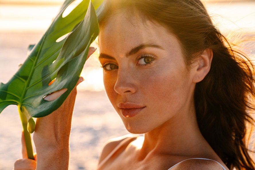 Routine beauté : comment prendre soin de ses mains et ongles à la maison entre deux rendez-vous ?